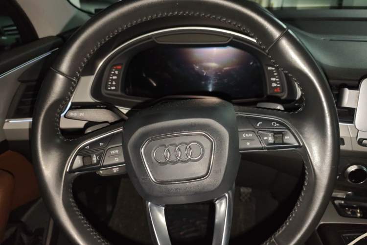 Used Audi Q7 2016 45 TFSI Technology Edition Steering Wheel