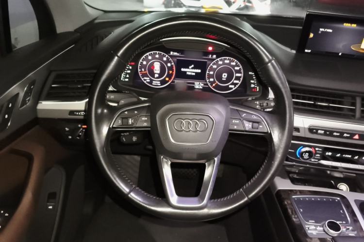 Used Audi Q7 2016 45 TFSI S line Sport Edition Steering Wheel