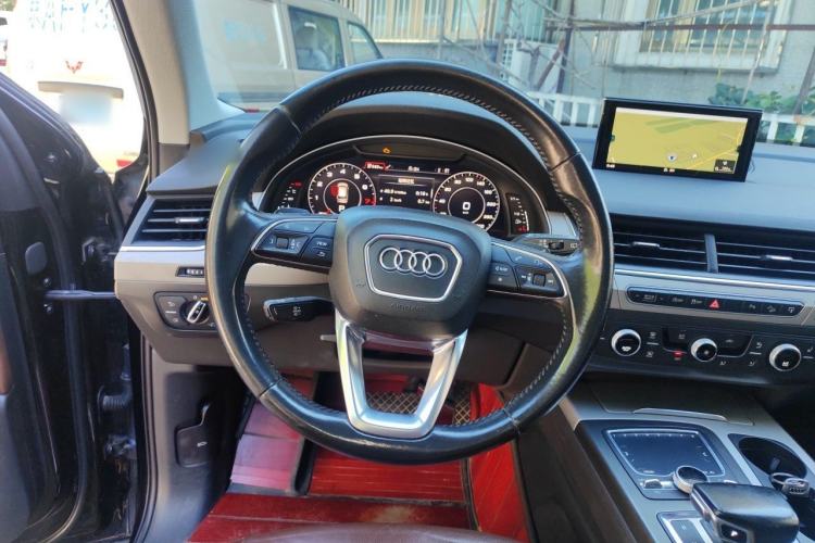 Used Audi Q7 2016 40 TFSI Comfort Model Steering Wheel