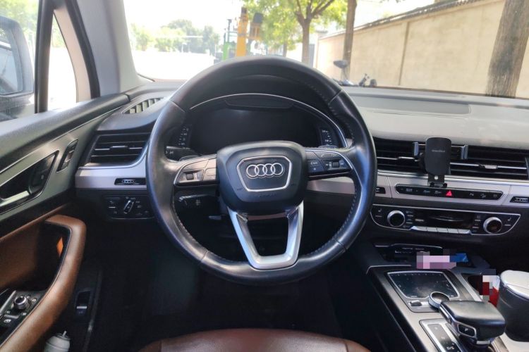 Used Audi Q7 2016 40 TFSI Comfort Model Steering Wheel