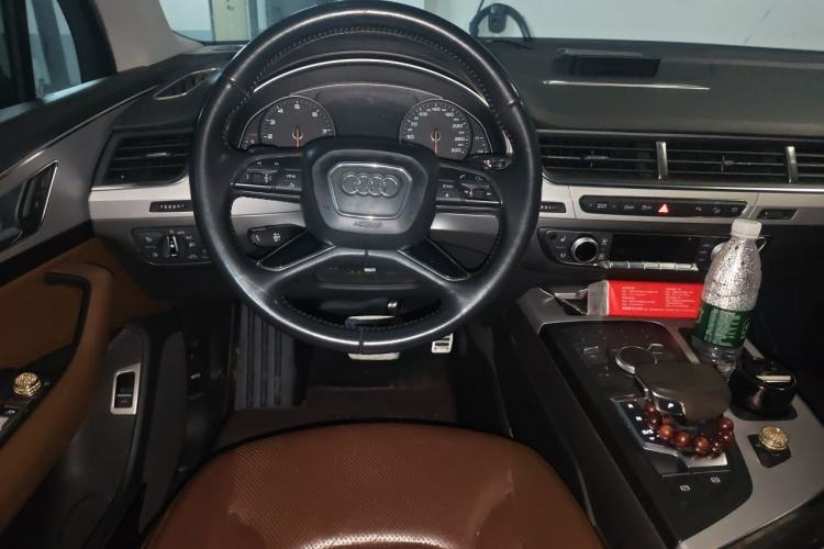 Used Audi Q7 2016 40 TFSI Comfort Model Steering Wheel