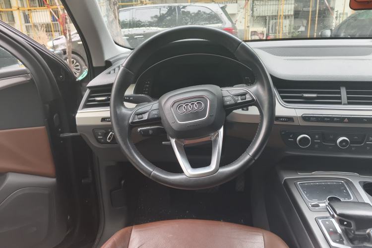 Used Audi Q7 2016 40 TFSI Comfort Model Steering Wheel