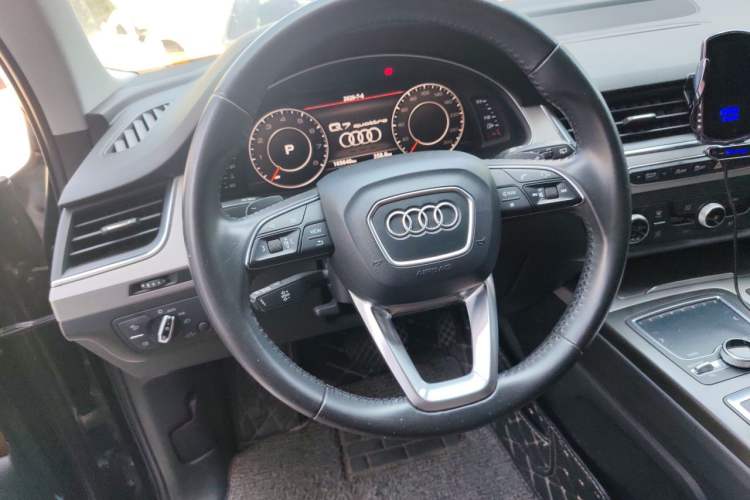 Used Audi Q7 2016 45 TFSI Technology Edition Steering Wheel