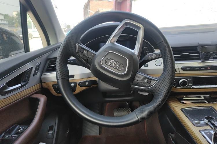 Used Audi Q7  Steering Wheel