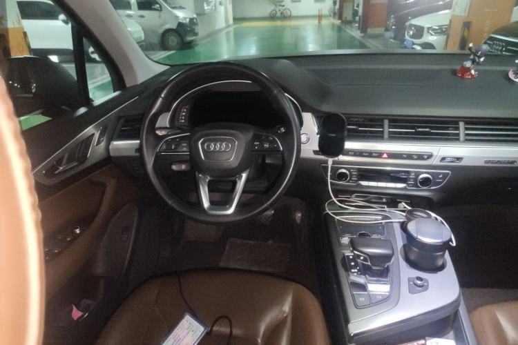 Used Audi Q7 2016 40 TFSI S line Sport Edition Steering Wheel
