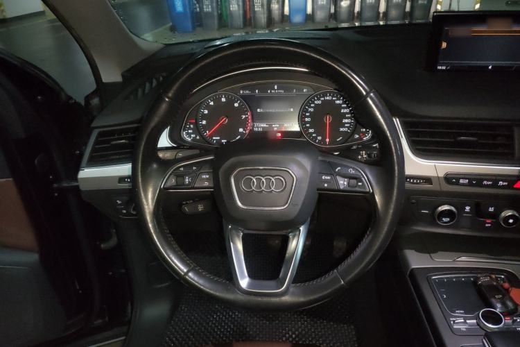 Used Audi Q7 2016 40 TFSI Comfort Model Steering Wheel