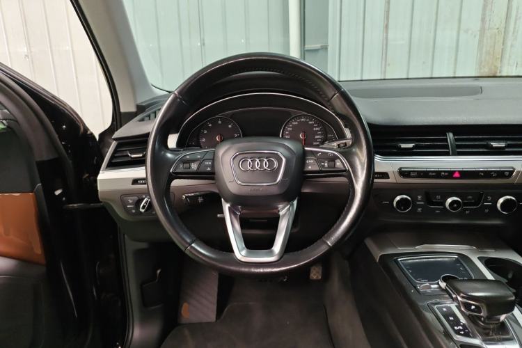 Used Audi Q7 2016 40 TFSI Comfort Model Steering Wheel