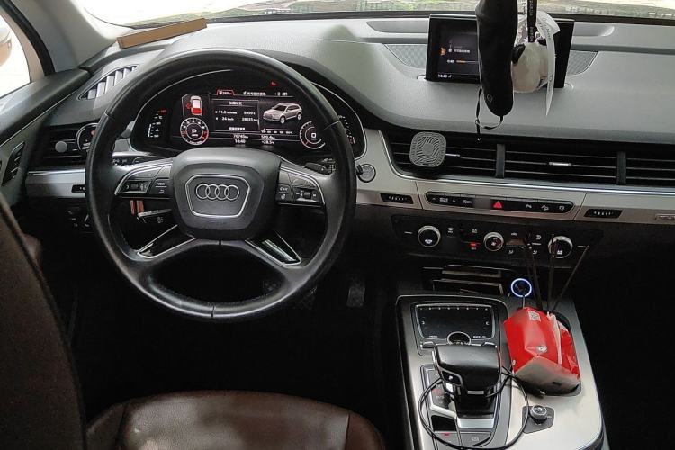 Used Audi Q7 2016 40 TFSI S line Sport Edition Steering Wheel
