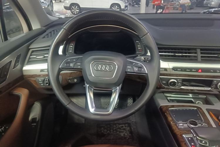 Used Audi Q7 2016 45 TFSI S line Sport Edition Steering Wheel