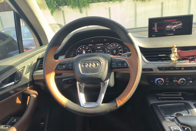 Used Audi Q7 2016 45 TFSI Technology Edition Steering Wheel
