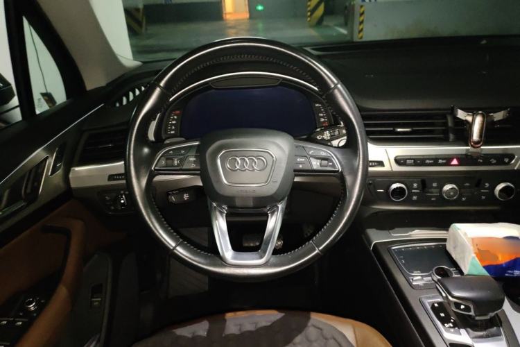 Used Audi Q7 2016 40 TFSI S line Sport Edition Steering Wheel