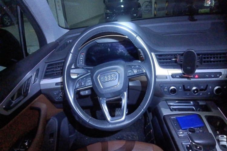 Used Audi Q7 2016 45 TFSI Technology Edition Steering Wheel