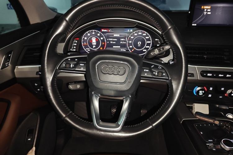 Used Audi Q7 2016 40 TFSI Comfort Model Steering Wheel