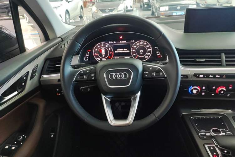 Used Audi Q7 2016 40 TFSI Comfort Model Steering Wheel