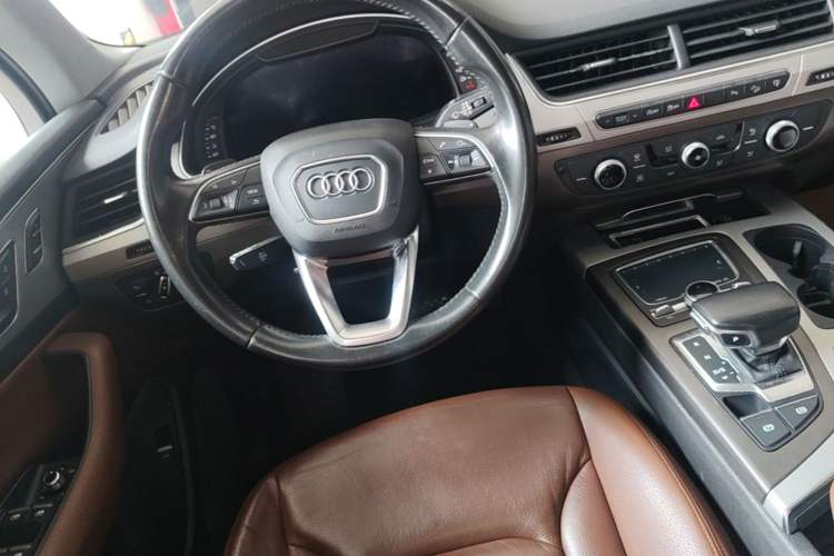 Used Audi Q7 2016 45 TFSI Technology Edition Steering Wheel