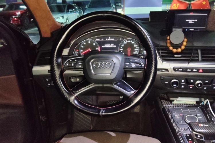 Used Audi Q7 2016 40 TFSI Comfort Model Steering Wheel