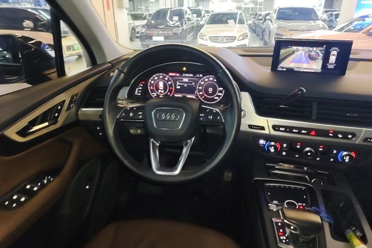 Used Audi Q7 2016 40 TFSI S line Sport Edition Steering Wheel