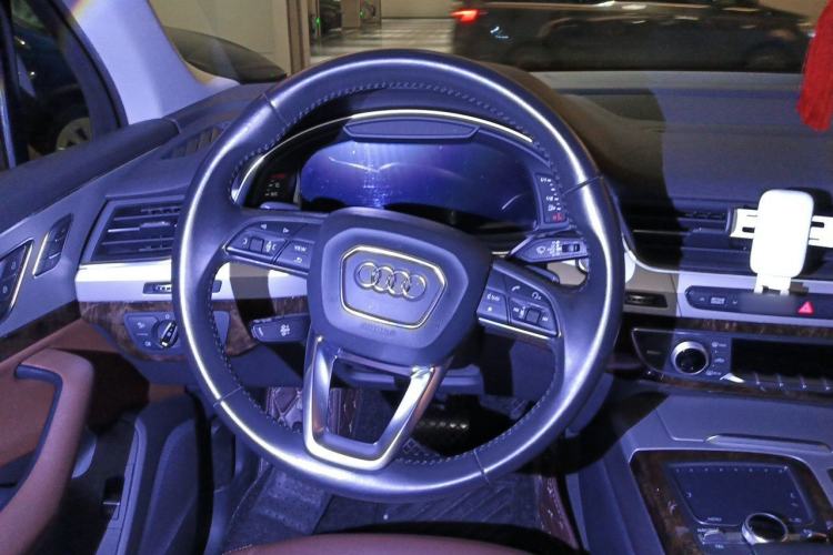 Used Audi Q7 2016 45 TFSI Technology Edition Steering Wheel