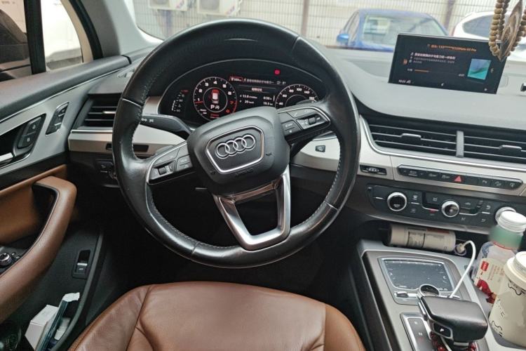 Used Audi Q7 2016 40 TFSI Comfort Model Steering Wheel