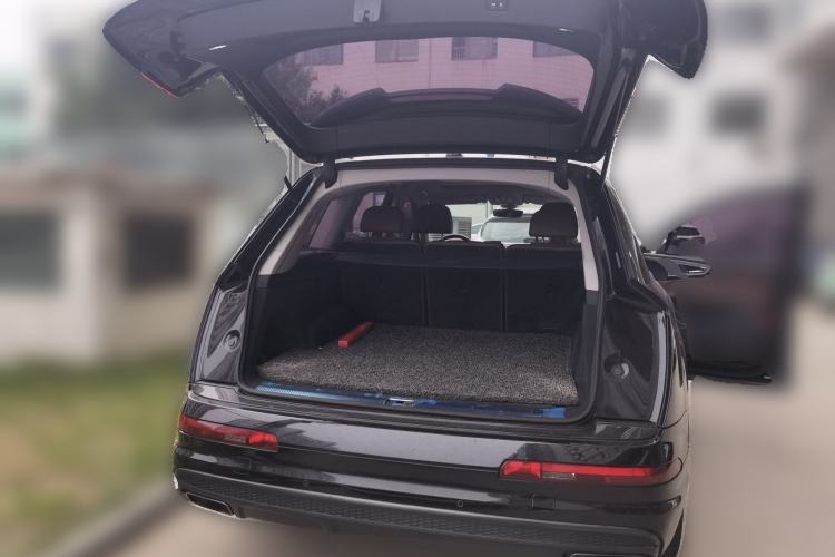 Used Audi Q7 2016 45 TFSI Technology Edition Trunk