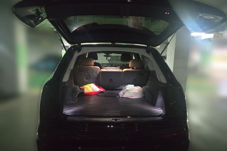 Used Audi Q7 2016 40 TFSI Comfort Model Trunk