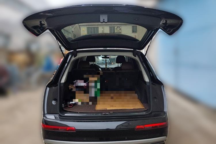 Used Audi Q7 2016 40 TFSI Comfort Model Trunk