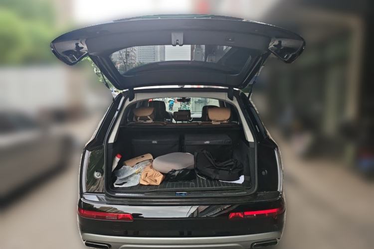 Used Audi Q7 2016 45 TFSI Technology Edition Trunk