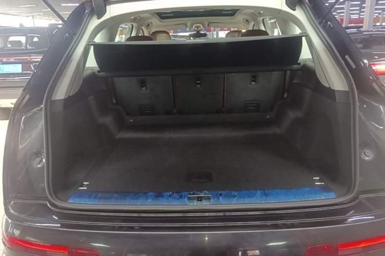 Used Audi Q7 2016 45 TFSI S line Sport Edition Trunk