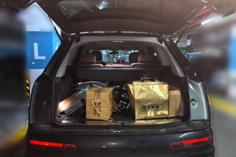 Used Audi Q7 2016 40 TFSI Comfort Model Trunk