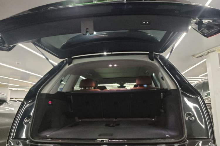 Used Audi Q7 2016 45 TFSI Technology Edition Trunk