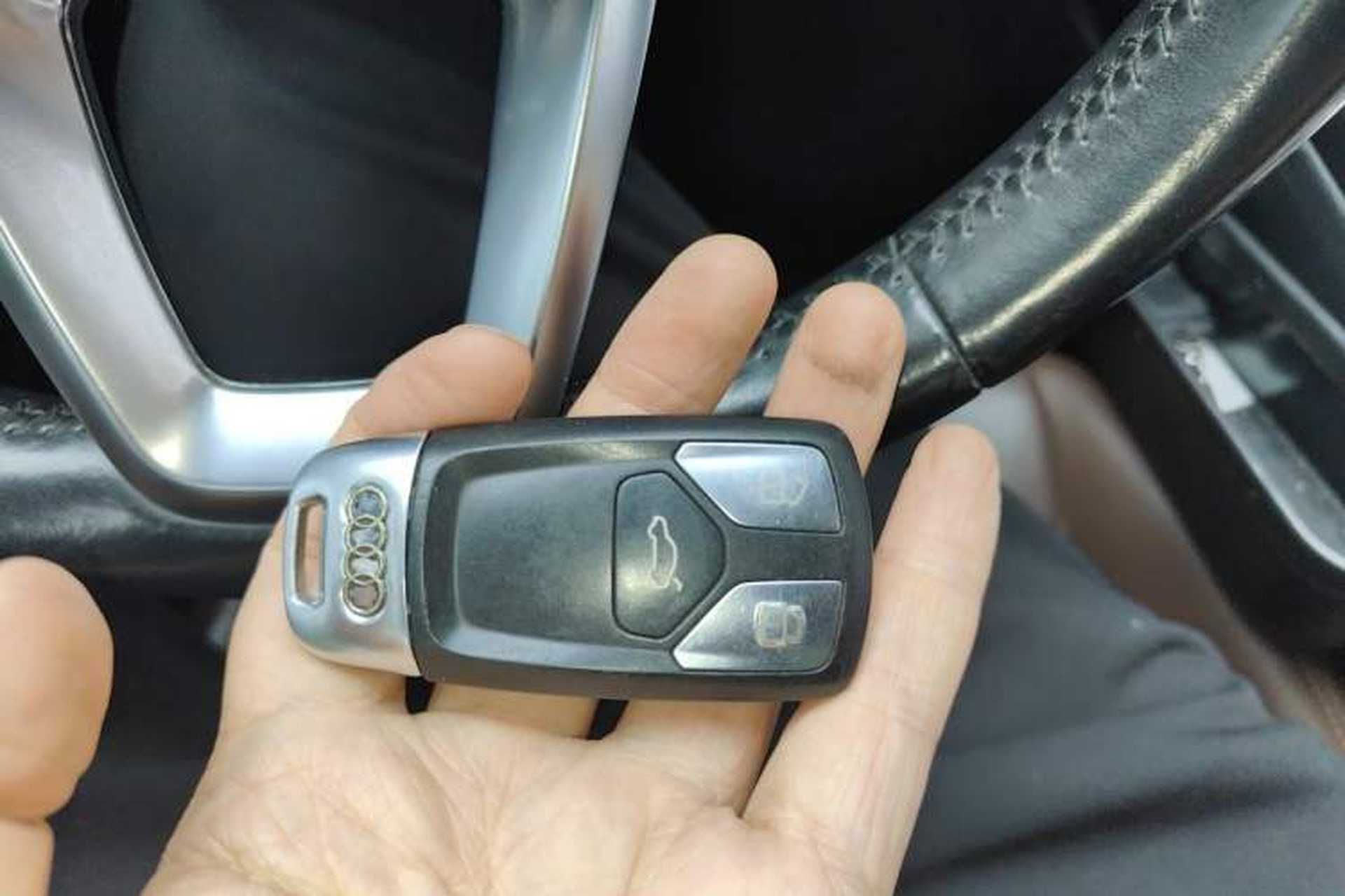 Used Audi Q7 2016 40 TFSI Comfort Model Vehicle Key