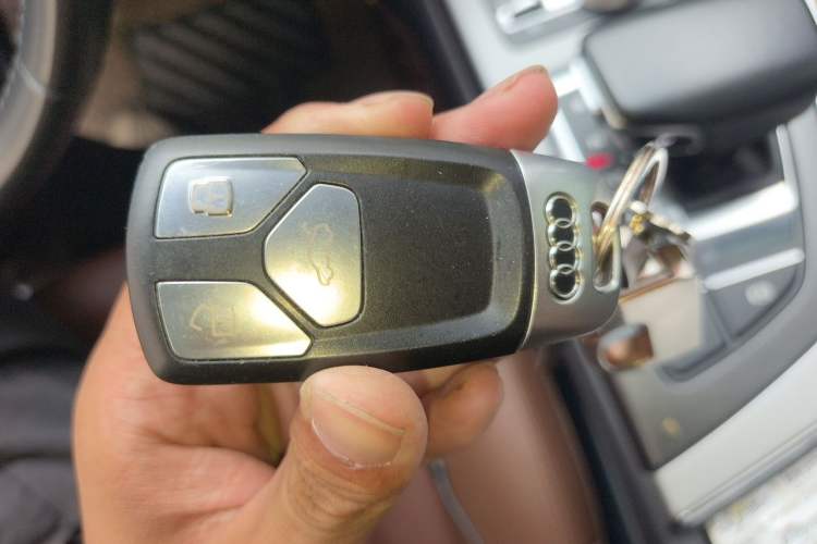 Used Audi Q7 2016 45 TFSI Technology Edition Vehicle Key