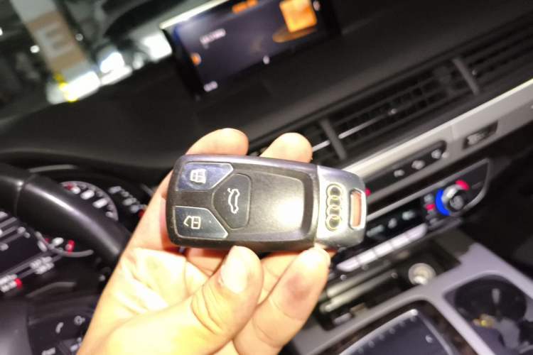Used Audi Q7 2016 45 TFSI S line Sport Edition Vehicle Key