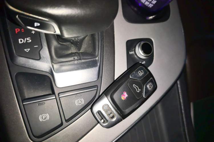 Used Audi Q7 2016 45 TFSI Technology Edition Vehicle Key