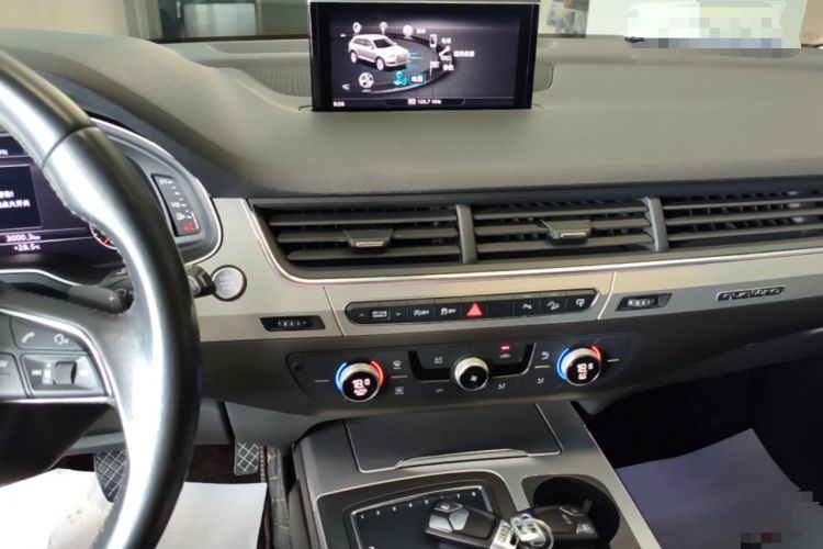 Used Audi Q7 2016 40 TFSI S line Sport Edition Audio And AC Panel