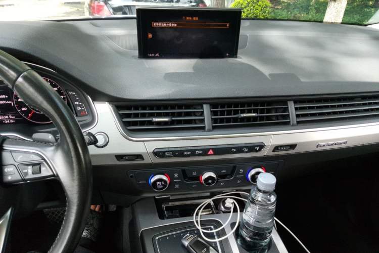 Used Audi Q7 2016 40 TFSI S line Sport Edition Audio And AC Panel