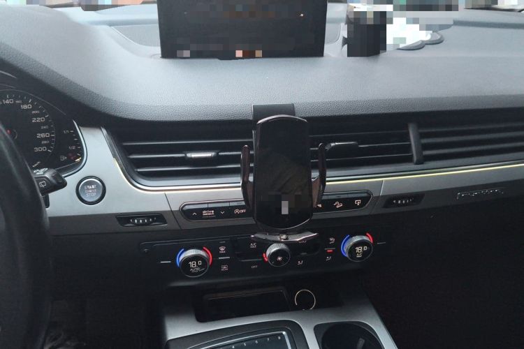 Used Audi Q7 2016 40 TFSI Comfort Model Audio And AC Panel