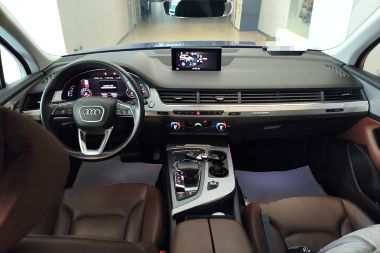 Used Audi Q7 2016 40 TFSI S line Sport Edition Center Console