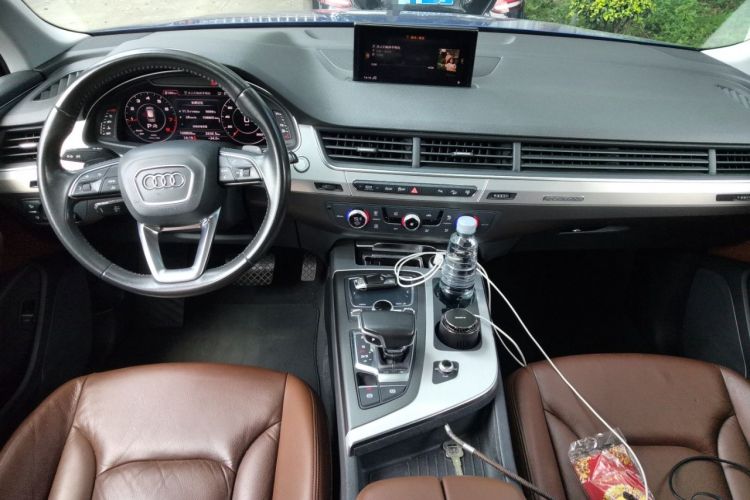 Used Audi Q7 2016 40 TFSI S line Sport Edition Center Console