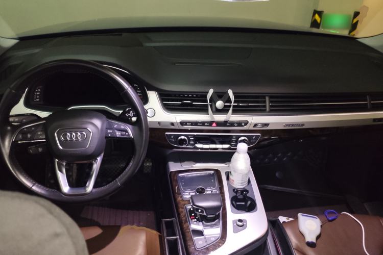 Used Audi Q7 2016 45 TFSI S line Sport Edition Center Console