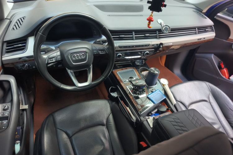 Used Audi Q7 2016 45 TFSI S line Sport Edition Center Console