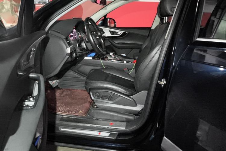 Used Audi Q7  Driver Seat