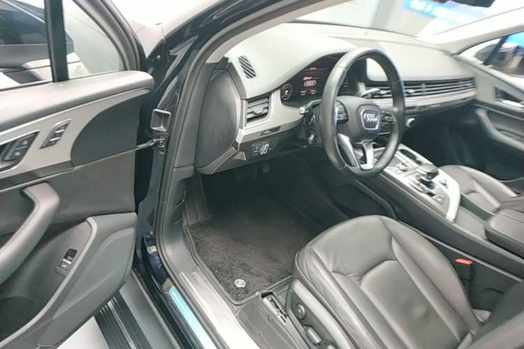 Used Audi Q7 2016 45 TFSI Technology Edition Driver Seat