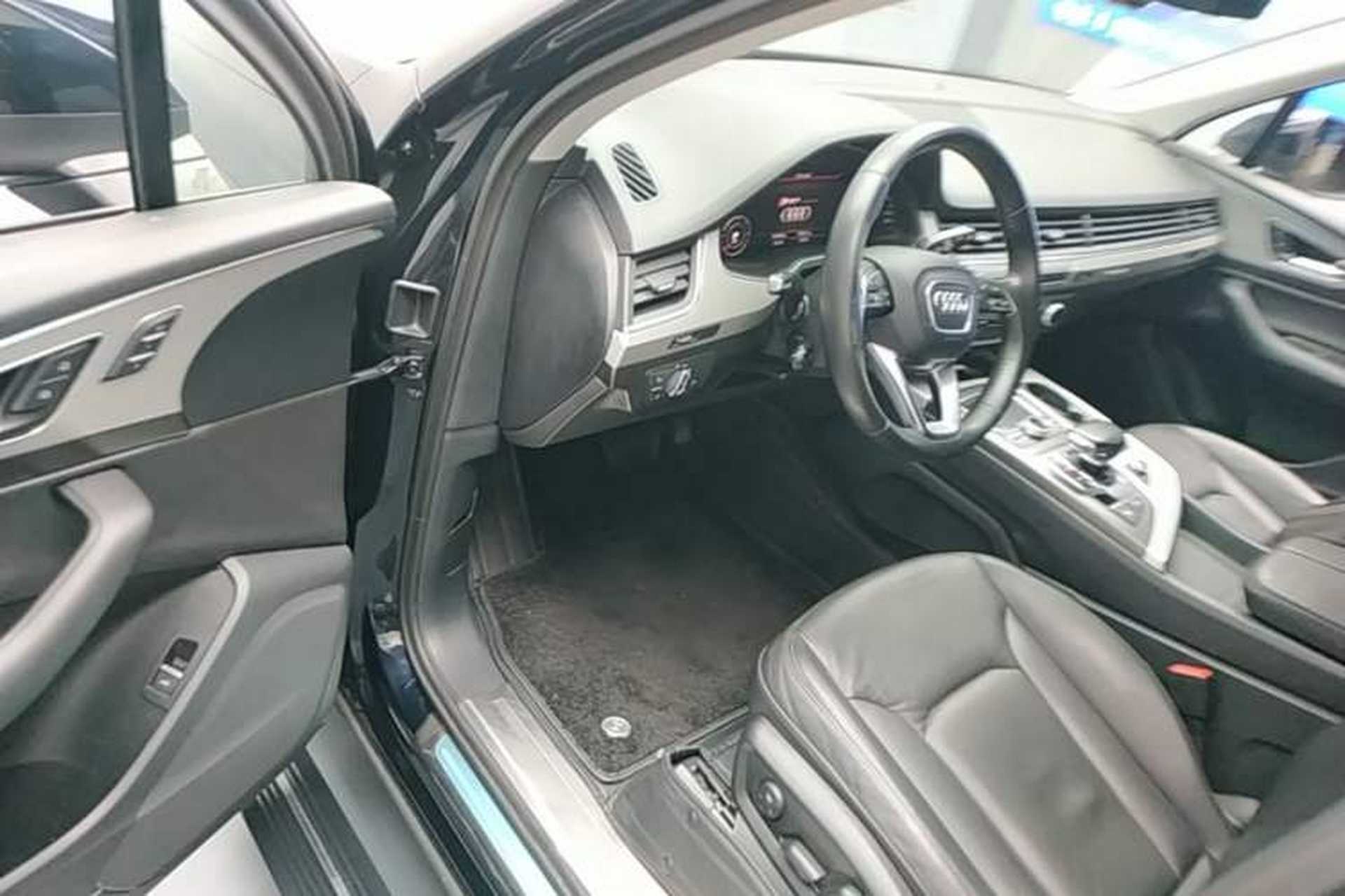 Used Audi Q7 2016 45 TFSI Technology Edition Driver Seat
