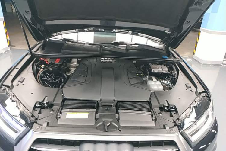 Used Audi Q7 2016 45 TFSI Technology Edition Engine Bay
