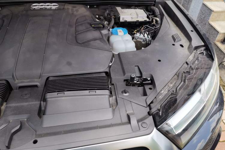 Used Audi Q7 2016 45 TFSI S line Prestige Edition Engine Bay Left