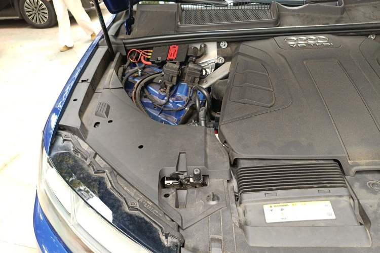 Used Audi Q7 2016 45 TFSI S line Sport Edition Engine Bay Right