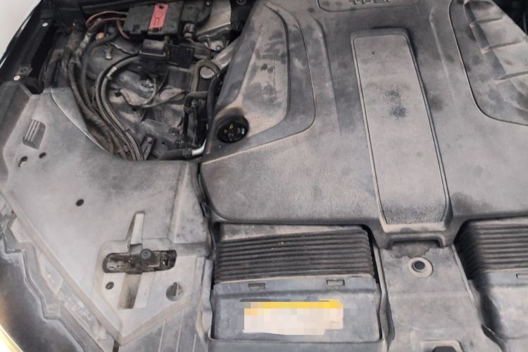 Used Audi Q7 2016 40 TFSI Comfort Model Engine Bay Right