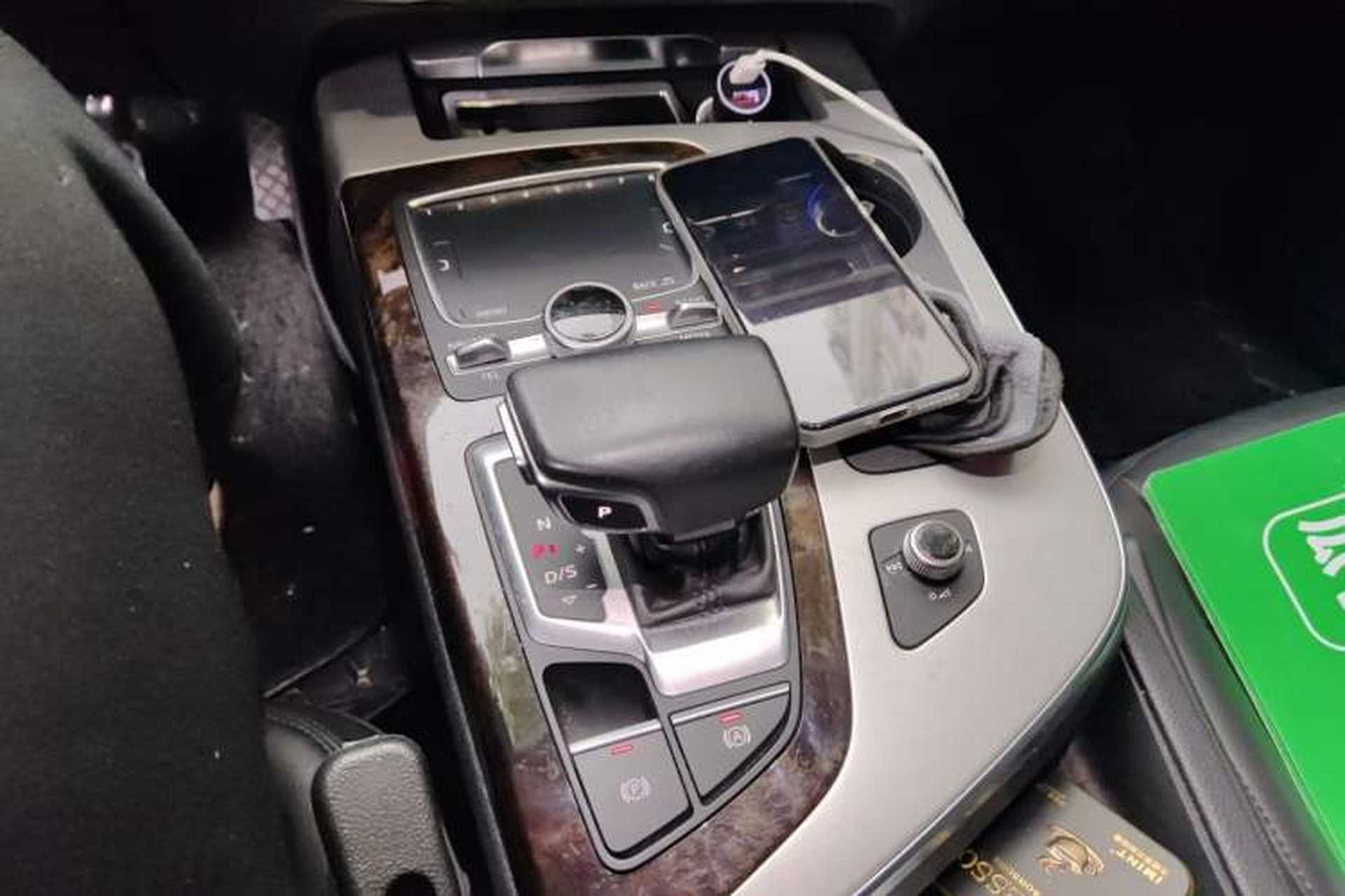 Used Audi Q7 2016 45 TFSI Technology Edition Gear Lever