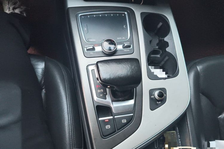 Used Audi Q7 2016 40 TFSI Comfort Model Gear Lever